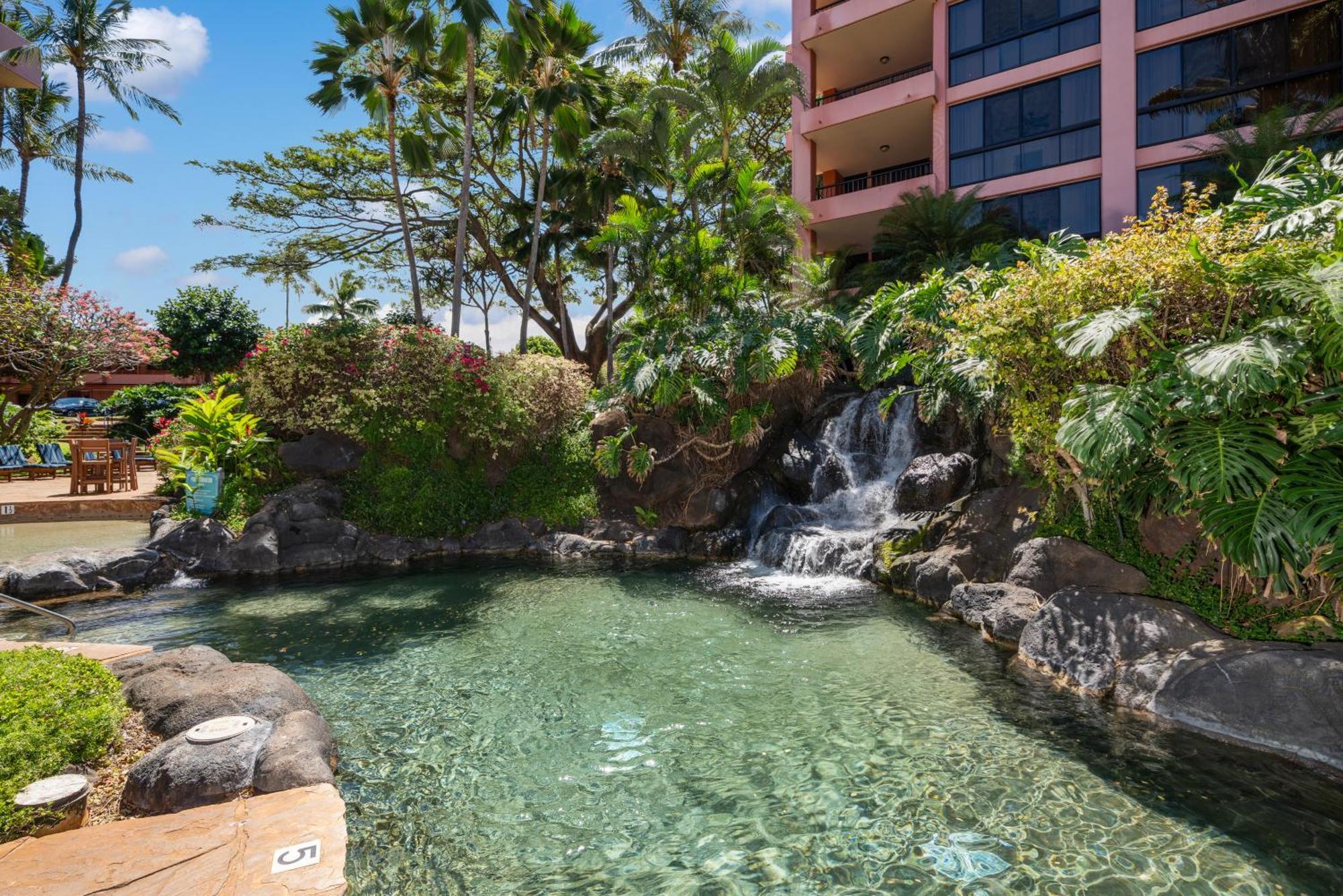 Kahana Falls Resort Napili-Honokowai Exteriör bild