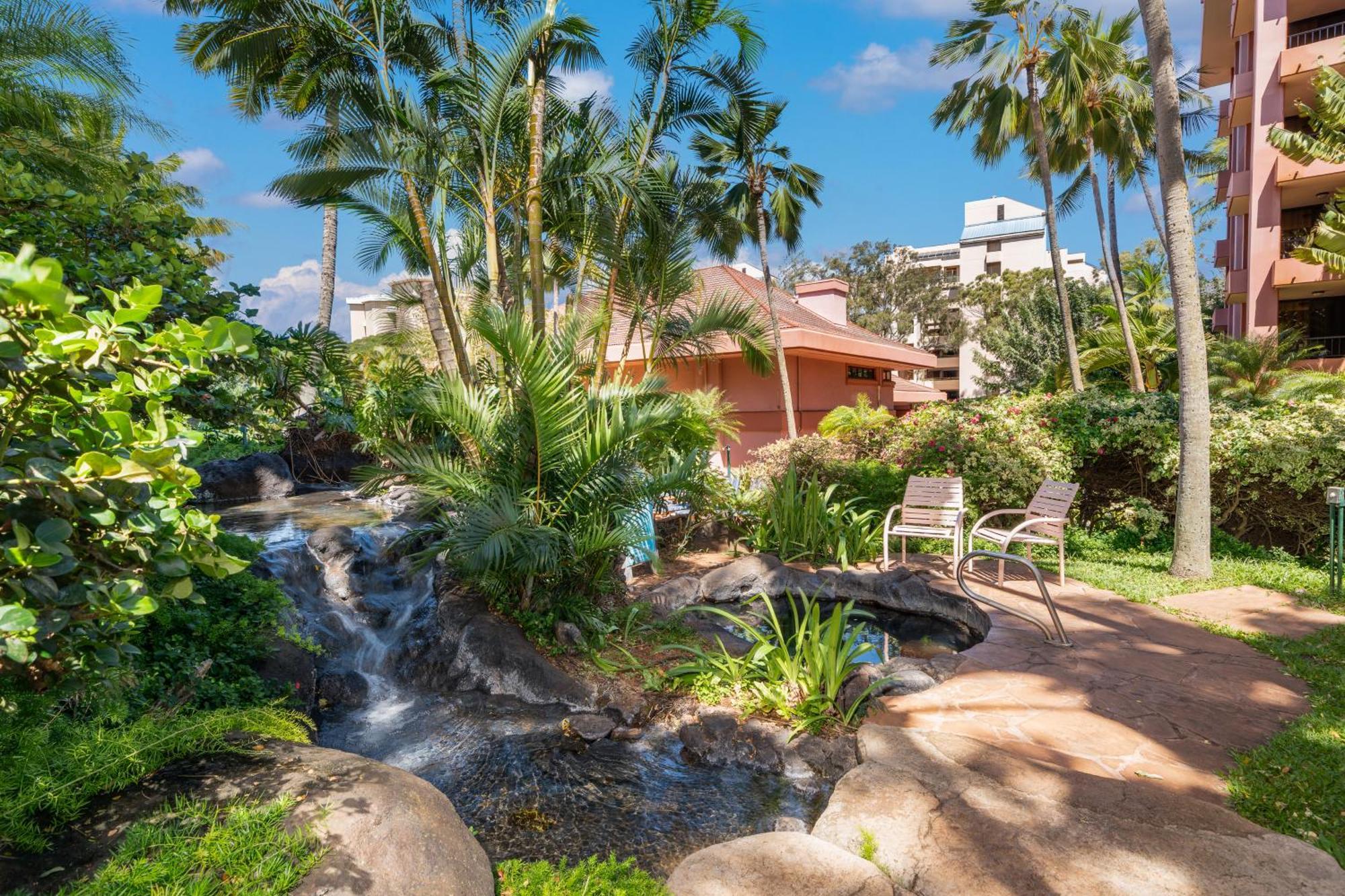 Kahana Falls Resort Napili-Honokowai Exteriör bild